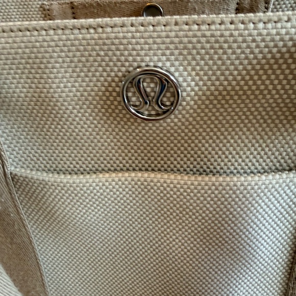Lululemon Two-Tone Canvas Tote Bag 10L - Picture 8 of 8